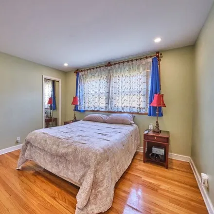 Image 6 - 5321 South Kildare Avenue, Chicago, IL 60629, USA - House for rent