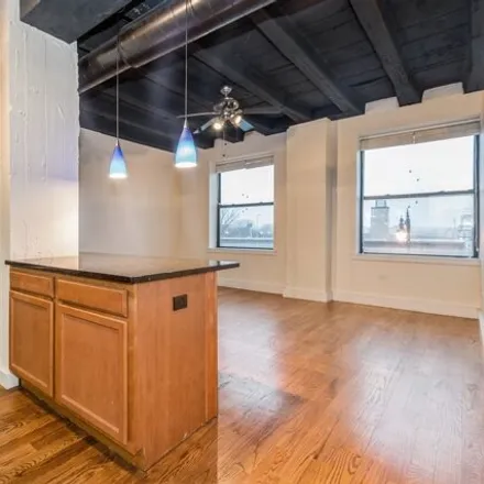 Image 3 - Renaissance Lofts, 1791 West Howard Street, Chicago, IL 60626, USA - Condo for sale