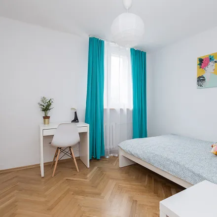 Rent this 3 bed room on Icchoka Lejba Pereca 13/19 in 00-849 Warsaw, Poland