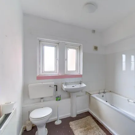 Image 7 - Teviot Tower, Mosborough Crescent, Aston, B19 3BX, United Kingdom - Townhouse for rent