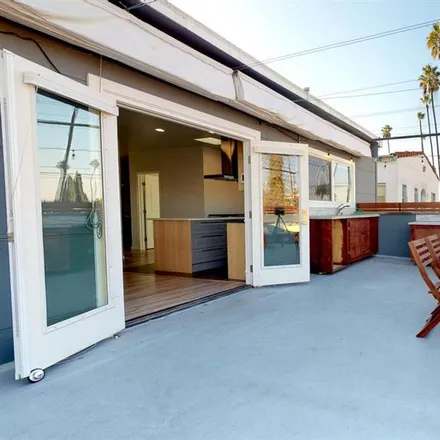 Image 2 - 2321 West Boulevard, Los Angeles, CA 90016, USA - Room for rent