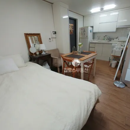 Image 1 - 서울특별시 서초구 잠원동 43-9 - Apartment for rent