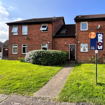 Image 1 - Romsey Close, Hockley, SS5 4XJ, United Kingdom - Apartment for sale