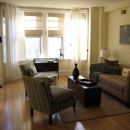 Rent this 3 bed apartment on 2201 Chestnut Street