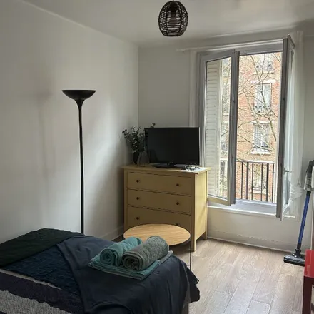 Rent this 2 bed apartment on 1 v Place Gambetta in 75020 Paris, France
