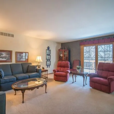 Image 7 - 2030 Hilltop Drive, West Bend, WI 53095, USA - Condo for sale
