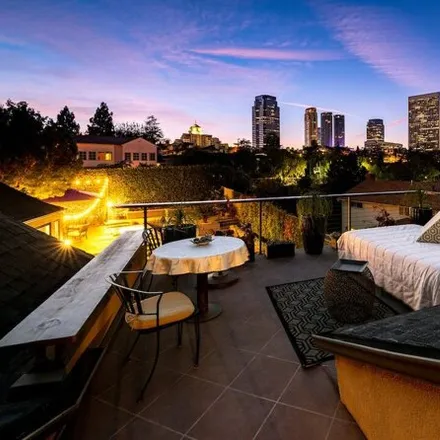 Image 3 - 1249 Beverly Green Drive, Beverly Hills, CA 90212, USA - House for sale