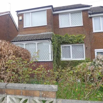 Buy this 3 bed duplex on Heather Close in Oldham, OL4 2JS