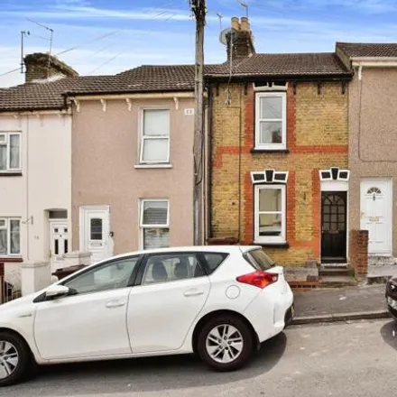 Buy this 3 bed townhouse on Day Today Off Licence and Real Ale Centre in 72 Albany Road, Chatham