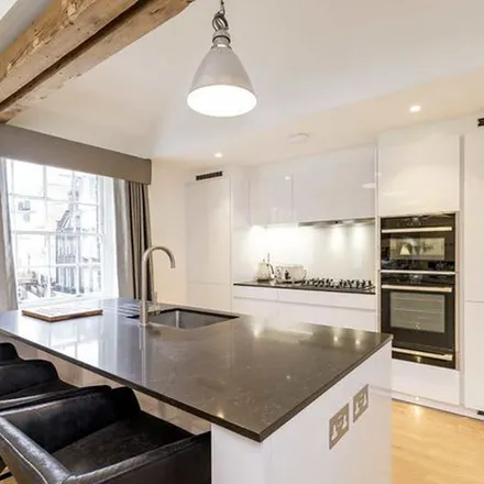 Rent this 3 bed apartment on 36 Hay's Mews in London, W1J 5NY