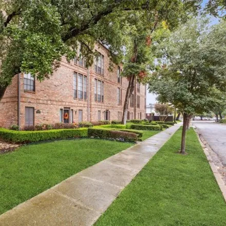 Buy this 2 bed condo on 6134 Swiss Avenue in Dallas, TX 75214