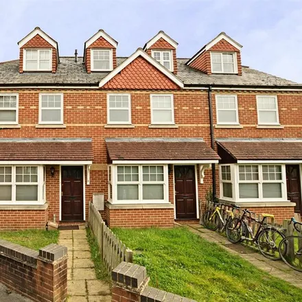 Rent this 4 bed house on 15 Hodges Court in Grandpont, Oxford