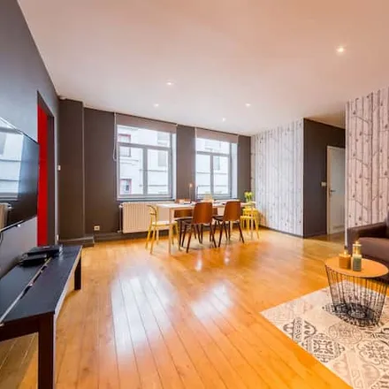 Rent this 2 bed apartment on Rue de la Reinette - Pippelingstraat 2A in 1000 Brussels, Belgium