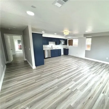 Image 7 - 4579 South Saint Andrews Place, Los Angeles, CA 90062, USA - Townhouse for sale