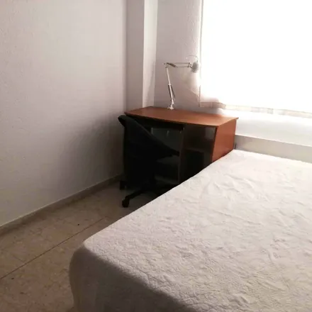 Rent this 3 bed room on Mercadona in Carrer de Campoamor, 46021 Valencia