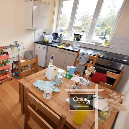 Rent this 1 bed apartment on old Red Lion pub in 320 Portswood Road, Southampton