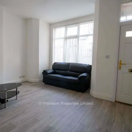 Image 1 - 37 Brudenell Mount, Leeds, LS6 1HT, United Kingdom - Townhouse for rent