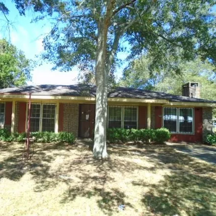 Buy this 3 bed house on 505 Ranchero Circle in Fairlane, Dothan