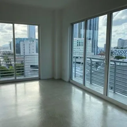 Image 4 - The Loft 1, Northeast 3rd Street, Torch of Friendship, Miami, FL 33132, USA - Apartment for rent