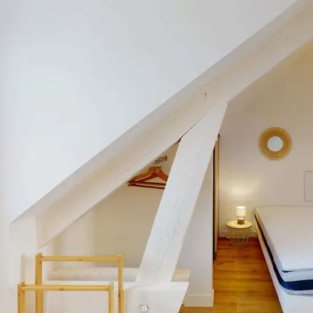 Rent this 11 bed room on Le cercle des poètes in Boulevard René Cassin, 44323 Nantes