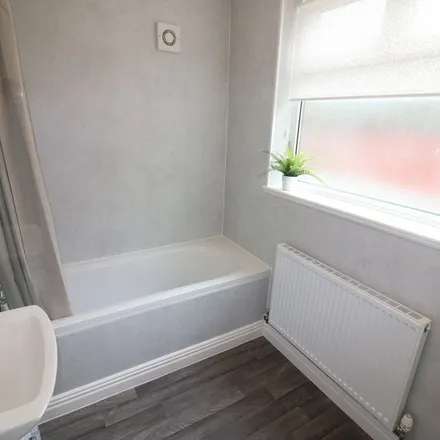Rent this 2 bed apartment on Clumber Street in Hull, HU5 3RN
