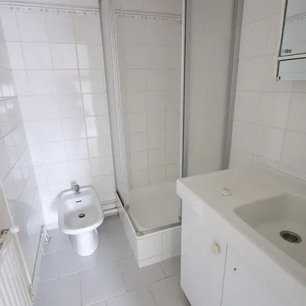 Rent this 7 bed apartment on 73 Rue d'Illiers in 45000 Orléans, France