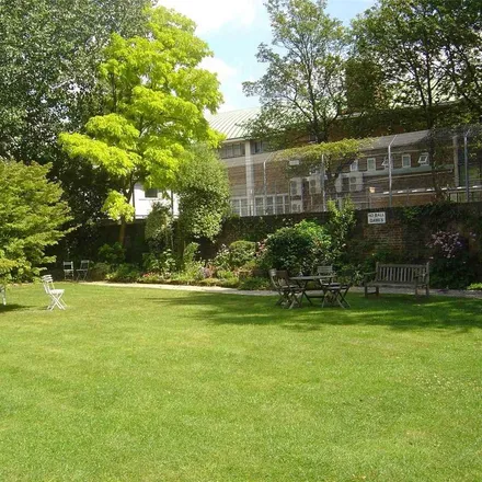 Image 9 - Grove End Gardens, 33 Grove End Road, London, NW8 9ND, United Kingdom - Apartment for rent