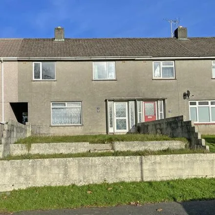 Buy this 3 bed townhouse on 123 Bodmin Road in Crownhill, PL5 4BJ