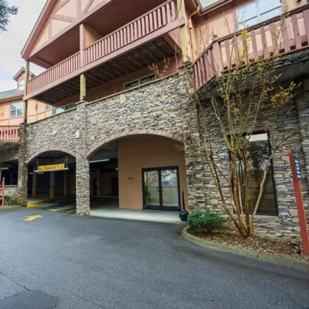 Image 2 - 866 Golf View Way, Pigeon Forge, TN 37863, USA - Condo for sale