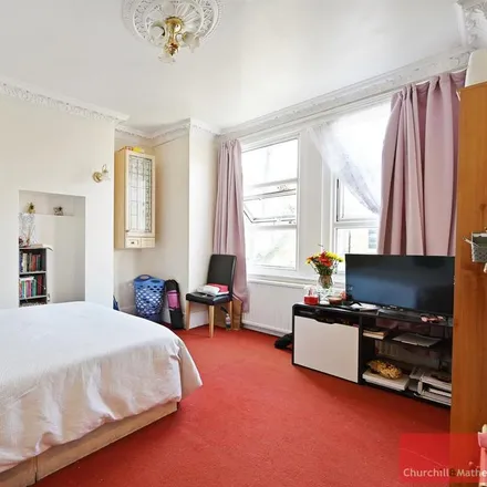 Image 4 - St Matthew's Church, St Mary's Road, London, NW10 4AX, United Kingdom - Apartment for rent