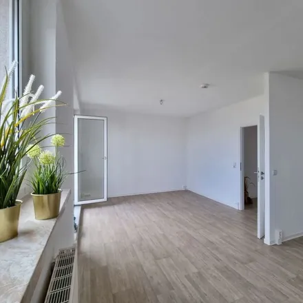 Rent this 3 bed apartment on Fritz-Maenicke-Straße 15 in 39128 Magdeburg, Germany