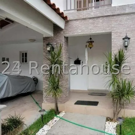 Rent this 3 bed house on unnamed road in San Cristóbal, Juan Díaz