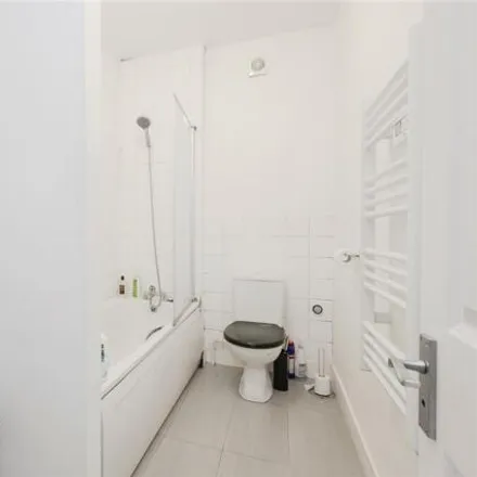 Image 7 - Willoughby Road, London, KT2 6LN, United Kingdom - House for rent