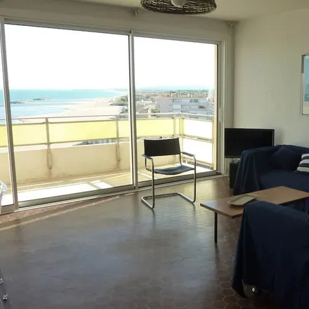 Rent this 3 bed apartment on 34350 Valras-Plage