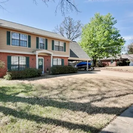 Buy this 3 bed house on 5836 Pecan Trace in Shelby County, TN 38135