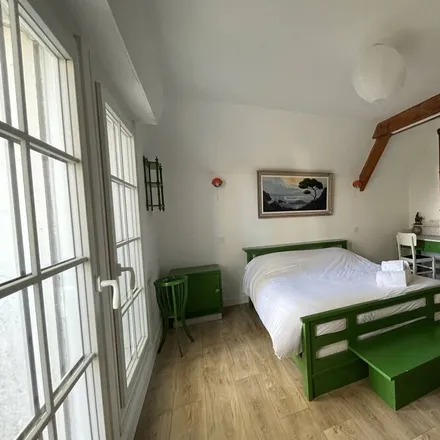 Rent this 4 bed house on Le Tour de Tête in Rue de la Mairie, 56370 Le Tour-du-Parc