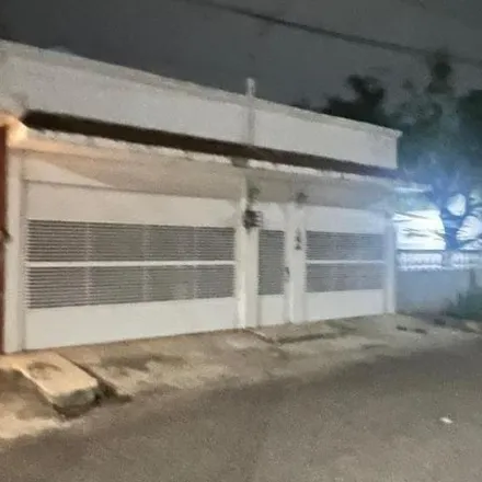 Rent this 2 bed house on Parque Deportivo Universitario "Beto Ávila" in Calle Paseo de las Jacarandas, 94294 Virginia