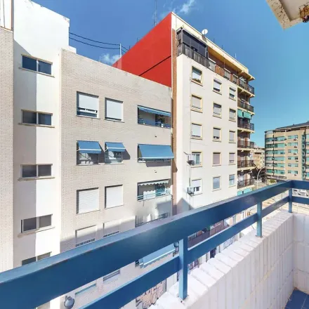 Image 3 - Carrer d'Escalante, 147, 46011 Valencia, Spain - Apartment for rent