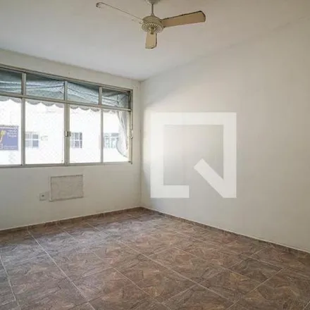 Rent this 2 bed apartment on Rua General Pereira da Silva 191 in Icaraí, Niterói - RJ