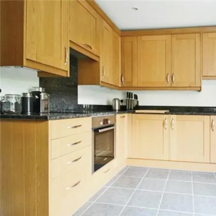 Image 2 - Southwick Court, Bracknell Forest, RG12 0XL, United Kingdom - Townhouse for sale