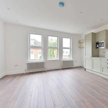 Rent this 2 bed apartment on Duntshill Road in London, SW18 4EH