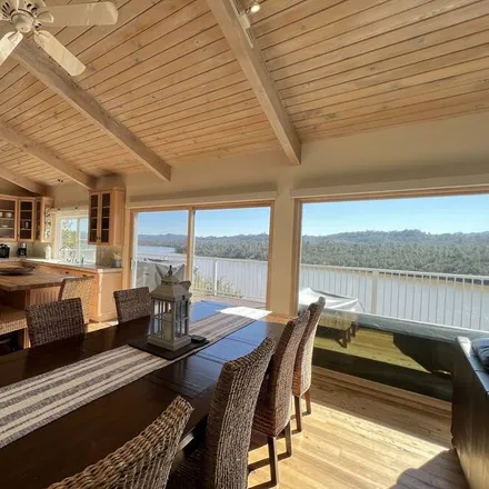 Rent this 5 bed house on Lake Nacimiento