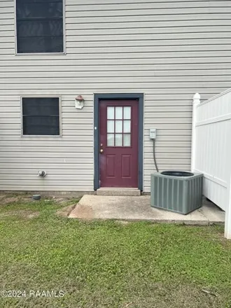 Rent this 2 bed townhouse on 255 High Meadows Boulevard in Lafayette, LA 70507