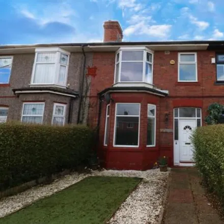 Rent this 3 bed townhouse on Pooltown Road in Ellesmere Port, CH65 7AE