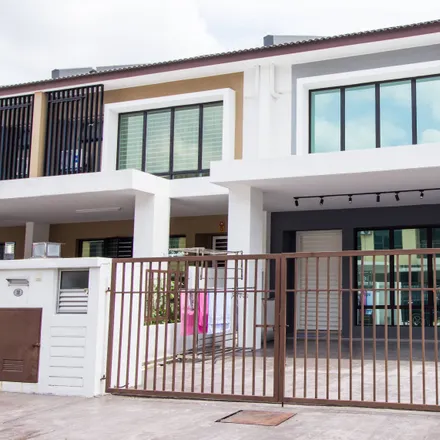 Image 6 - Jalan Metro 1/10, Glomac Lakeside Residences, 47160 Subang Jaya, Selangor, Malaysia - Townhouse for rent