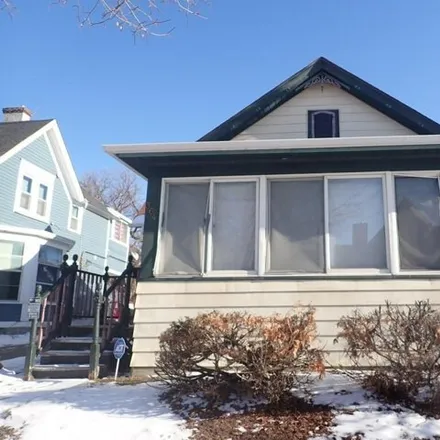 Buy this 2 bed house on 361 North Bates Avenue in Saint Paul, MN 55106