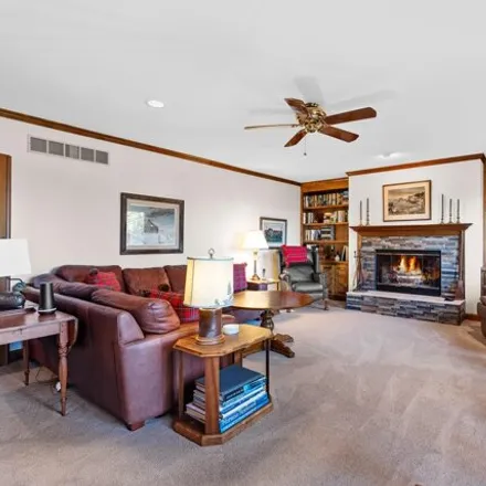 Image 7 - Lakewood Drive, Mequon, WI 53097, USA - House for sale