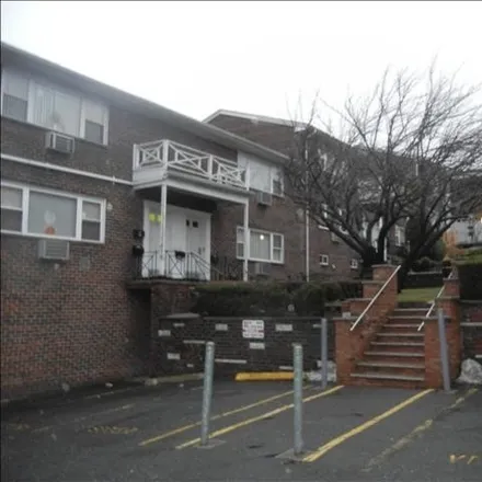 Rent this 1 bed apartment on 480 Fairview Avenue in Fairview, NJ 07022