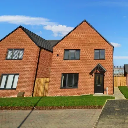 Rent this 4 bed house on Red Kite Drive in Newcastle upon Tyne, NE13 8DA