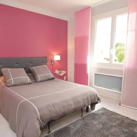 Rent this 2 bed house on 13310 Saint-Martin-de-Crau